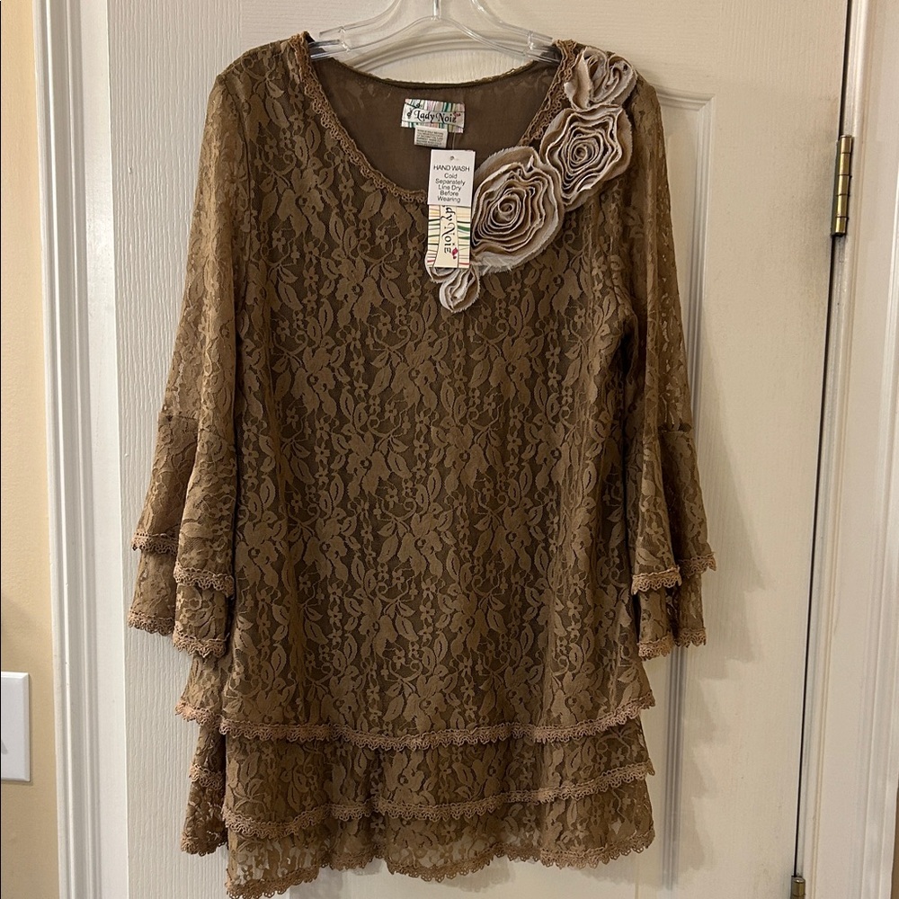 Lady Noiz Tan Lace Tunic with Layered Sleeves